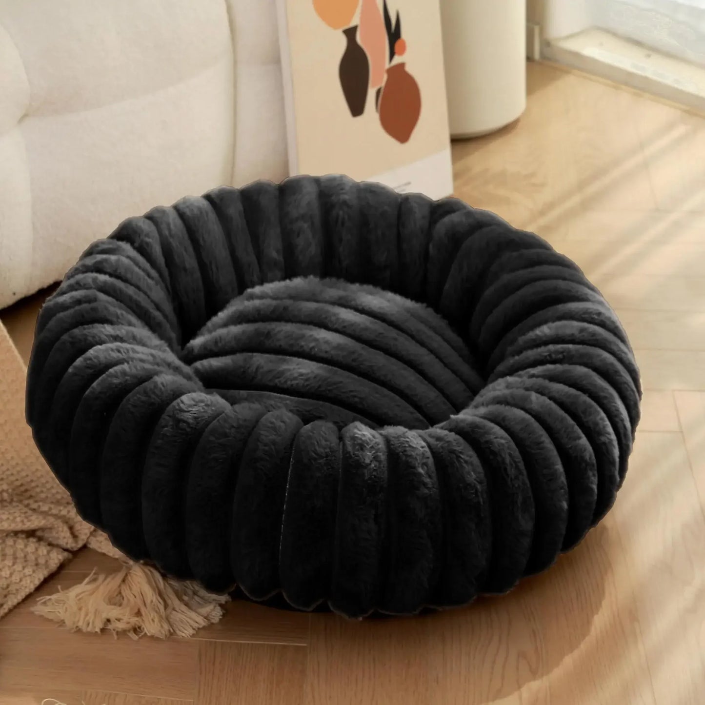 Plush Calming Round Pet Bed  Warm Winter Comfort