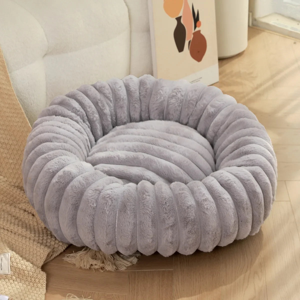 Plush Calming Round Pet Bed  Warm Winter Comfort